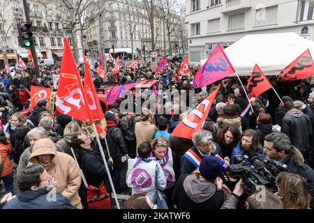 Démonstration d'inspecteurs du travail devant le Ministère de la santé et des affaires sociales pour le respect des libertés syndicales à l'inspection du travail à l'appel des syndicats CGT et FSU et en présence de Jean-Luc Mélenchon, Daniele Obono, Eric coquerel et Alexis corbière de France Insoumise mouvement.(photo de Julien Mattia/NurPhoto) Banque D'Images