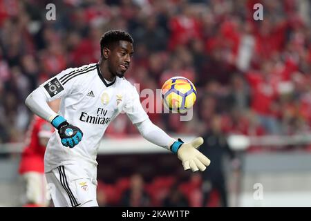 Le gardien de but portugais de Benfica Bruno Varela en action pendant le match de football de la Ligue portugaise SL Benfica vs Sporting CP au stade Luz à Lisbonne sur 3 janvier 2018. ( Photo par Pedro Fiúza/NurPhoto) Banque D'Images