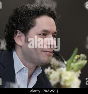 Le chef d'orchestre vénézuélien Gustavo Dudamel présente l'expérience de coucher de soleil Formentor à l'hôtel Barcelo Torre de Madrid sur 3 janvier 2018 à Madrid, en Espagne. (Photo par Oscar Gonzalez/NurPhoto) Banque D'Images