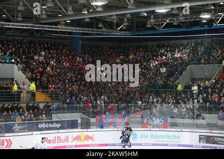 Fans de Nuernberg pendant 42th Gamaday de la Ligue allemande de hockey sur glace entre Red Bull Munich et les Tigres de glace de Nuernberg au stade Olympia-Eissportzentrum à Munich, Allemagne, le 14 janvier 2018. (Photo de Marcel Engelbrecht/NurPhoto) Banque D'Images