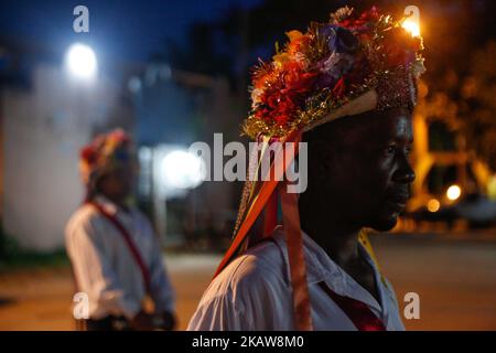 Participants du groupe folklorique Ticumbi ville à la fête Saint-Sébastien et Saint-Benoît, dans la ville d'Itaunas, Etat d'Espirito Santo, Brésil, sur 21 janvier 2018. (Photo de Gilson Borba/NurPhoto) Banque D'Images