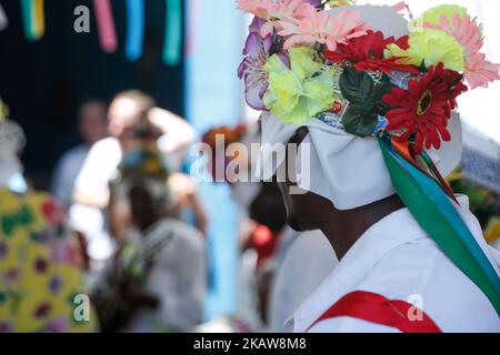Participants du groupe folklorique Ticumbi ville à la fête Saint-Sébastien et Saint-Benoît, dans la ville d'Itaunas, Etat d'Espirito Santo, Brésil, sur 21 janvier 2018. (Photo de Gilson Borba/NurPhoto) Banque D'Images