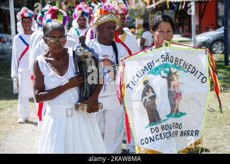 Participants du groupe folklorique Ticumbi ville à la fête Saint-Sébastien et Saint-Benoît, dans la ville d'Itaunas, Etat d'Espirito Santo, Brésil, sur 21 janvier 2018. (Photo de Gilson Borba/NurPhoto) Banque D'Images