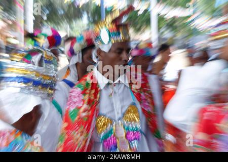 Participants du groupe folklorique Ticumbi ville à la fête Saint-Sébastien et Saint-Benoît, dans la ville d'Itaunas, Etat d'Espirito Santo, Brésil, sur 21 janvier 2018. (Photo de Gilson Borba/NurPhoto) Banque D'Images