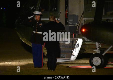 Le président Donald J. Trump quitte la pelouse sud de la Maison Blanche à Washington, DC en route pour Davos, Suisse sur 24 janvier 2018 (photo de Kyle Mazza/NurPhoto) Banque D'Images