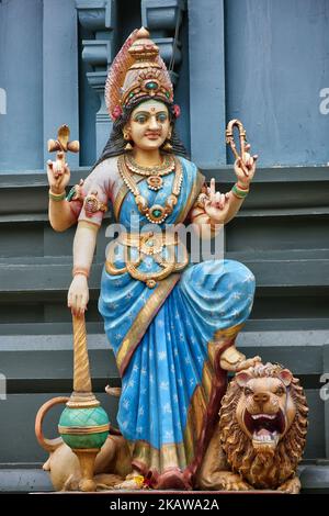 Figure d'une divinité hindoue féminine qui garde l'entrée du temple hindou Sri Muhumariamman à Jaffna, au Sri Lanka. (Photo de Creative Touch Imaging Ltd./NurPhoto) Banque D'Images