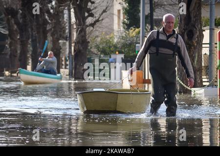 Débordement de la Seine à Villeneuve Saint Georges et Val de Marnes près de Paris, France, le 26 janvier 2018. Les habitants sont organisés pour le week-end comme FEDER triplant pour couper le pouvoir. (Photo de Julien Mattia/NurPhoto) Banque D'Images