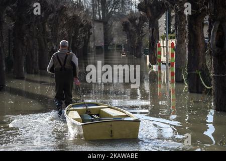 Débordement de la Seine à Villeneuve Saint Georges et Val de Marnes près de Paris, France, le 26 janvier 2018. Les habitants sont organisés pour le week-end comme FEDER triplant pour couper le pouvoir. (Photo de Julien Mattia/NurPhoto) Banque D'Images