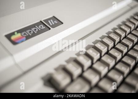 Apple IIe, sortie le 1983 janvier, exposé au Musée ukrainien de la pomme de MacPaw à Kiev, en Ukraine, sur 26 janvier 2017. Le développeur ukrainien MacPaw a ouvert le musée du matériel Apple au bureau de la société à Kiev. La collection contient plus de 70 modèles Macintosh d'origine datant de 1981 à 2017. (Photo par Oleksandr Rupeta/NurPhoto) Banque D'Images