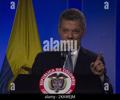 Le président colombien Juan Manuel Santos lors d'une conférence de presse après une réunion au palais présidentiel de Bogota, en Colombie, le mardi 6 février 2018. (Photo de Daniel Garzon Herazo/NurPhoto) Banque D'Images
