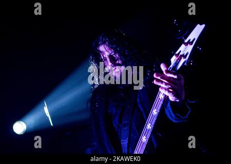 Sharlee d'Angelo OT le groupe suédois de métal de mort mélodique Arch Enemy se produit en direct à Alcatraz à Milan, en Italie, le 17 janvier 2018. (Photo par Mairo Cinquetti/NurPhoto) Banque D'Images