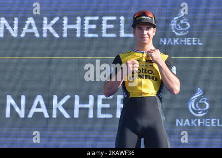 Dutch Dylan GROENEWEGEN de l'équipe LottoNL–Jumbo lors de la cérémonie de remise des prix après avoir passé la Nakheel Stage, 167 km d'ouverture de la Tour de Dubaï 2018, avec un départ de Skydive Dubaï et la fin devant l'Atlantis à Palm Jumeirah. Mardi, 6 février 2018, à Dubaï, Émirats arabes Unis. (Photo par Artur Widak/NurPhoto) Banque D'Images