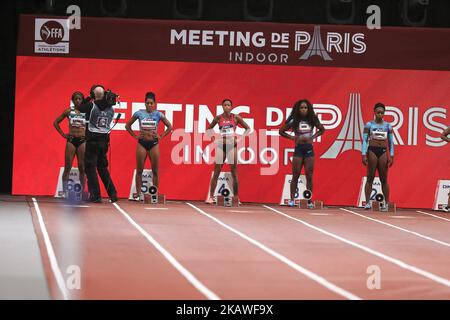 De gauche à droite : Lorene Bazolo du Portugal, Mujinga Kambudji de Suisse, Tatjana Pinto de l'Allemagne, Carolle Zahi de France, Rosangela Santos du Brésil concourent en 60m lors de la rencontre d'athlétisme intérieur de Paris 2018, à l'AccorHotels Arena (Bercy) à Paris, France sur 7 février 2018. (Photo de Michel Stoupak/NurPhoto) Banque D'Images