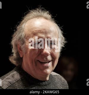 La chanteuse espagnole Joan Manuel Serrat se produit lors de la présentation de sa prochaine tournée "Méditerranée da capo" au cercle des Beaux-Arts de Madrid, Espagne, 08 février 2018. La tournée se concentre sur le célèbre album de Serrat 'Méditerranée' (1971) et se déroule du 22 avril au 19 décembre 2018. (Photo par Oscar Gonzalez/NurPhoto) Banque D'Images