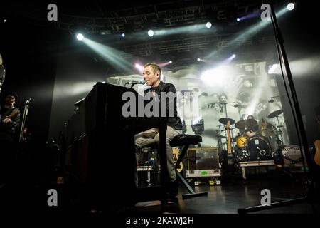 (2/13/2018) Stuart Murdoch, du groupe pop-indé écossais Belle et Sebastian, se présentant en direct à fabrique Milan Italie. (Photo de Roberto Finizio/NurPhoto) Banque D'Images