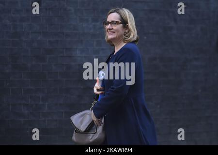 Le ministre britannique de l'intérieur, Amber Rudd, arrive à Downing Street pour assister à la réunion hebdomadaire du Cabinet, Londres n 27 février 2018. (Photo par Alberto Pezzali/NurPhoto) Banque D'Images