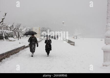 Une tempête de neige laisse la plage de la coquille sous une robe blanche à San Sebastian, Espagne, à 28 février 2018 (photo par Jose Ignacio Unanue/NuratPhoto) Banque D'Images