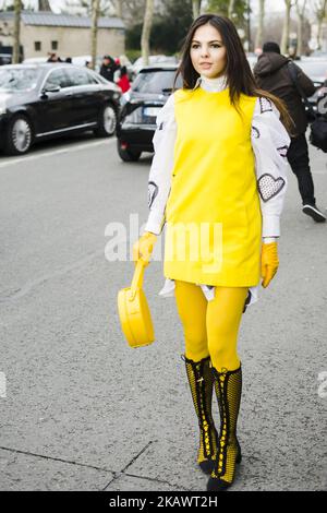 Doina Ciobanu vu après le Christian Dior Fashion Show dans les rues de Paris pendant la semaine de la mode de Paris vêtements pour femmes automne/hiver 2018/2019 sur 27 février 2018 à Paris, France. (Photo de Nataliya Petrova/NurPhoto) Banque D'Images