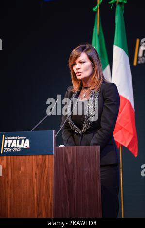 Paola Giannetakis, ministre de l'intérieur lors de la présentation de l'équipe du futur cabinet avant les élections sur 4 mars, faites par le chef du mouvement populiste italien cinq étoiles Luigi Di Maio, le 01 mars 2018 à Rome, en Italie. (Photo par Silvia Lore/NurPhoto) Banque D'Images