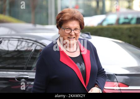 La Présidente du Parlement bavarois (Landtag) Barbara Stamm arrive à la réunion CSU-HQ du 5 mars 2018 à Munich, en Allemagne. L'Union sociale chrétienne (CSU) a tenu une réunion du conseil d'administration, où ils décident des nouveaux ministres fédéraux et élisent probablement un nouveau secrétaire général. (Photo par Alexander Pohl/NurPhoto) Banque D'Images