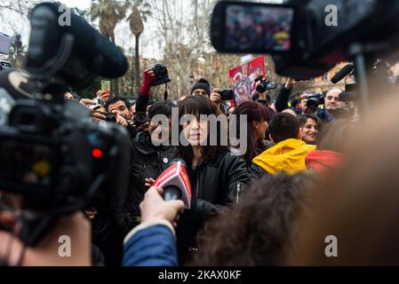 L’actrice italienne Asia Argento (C) participe à une marche organisée par le mouvement ‘non una di meno’ (moi aussi) lors d’une grève d’une journée pour défendre le droit des femmes à l’occasion de la Journée internationale de la femme à Rome, en Italie, au 8 mars 2018. (Photo de Michele Spatari/NurPhoto) Banque D'Images