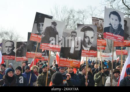 Célébrations de la Journée des soldats maudits à Cracovie. Les soldats maudits (polonais: Zolnierze wykleci) ont appliqué à une variété de mouvements polonais de résistance anti-soviétique ou anti-communiste formés dans les phases ultérieures de la Seconde Guerre mondiale et ses séquelles par certains membres de l'Etat clandestin polonais. Dimanche, 4 mars 2018, à Cracovie, en Pologne. (Photo par Artur Widak/NurPhoto) Banque D'Images