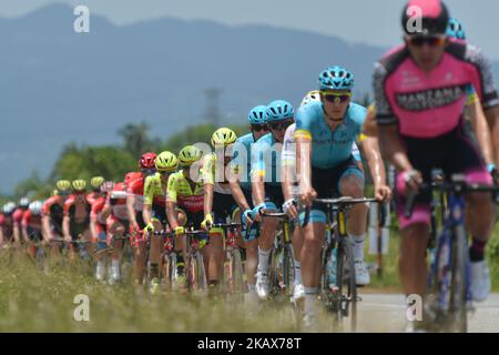 Le peloton pendant la phase d'ouverture, a 147,9km de Kangar à Kulim, du 2018 le Tour de Langkawi. Le dimanche, 18 mars 2018, à Kangar, Kedah, Malaisie. (Photo par Artur Widak/NurPhoto) Banque D'Images