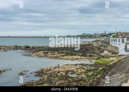 Dublin, Irlande - 8 juillet 2022 « une autre journée nuageuse à Dublin, quartier de Seapoint » Banque D'Images