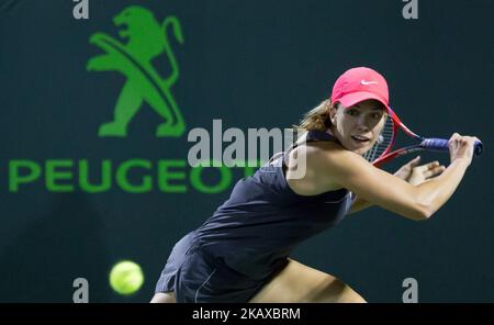 Danielle Collins, fom the USA, en action contre Jelena Ostapenko, de Lettonie, lors de sa demi-finale au Miami Open. Ostapenko défait Collins 7-6(1), 6-3 à Miami, sur 29 mars 2018. (Photo de Manuel Mazzanti/NurPhoto) Banque D'Images