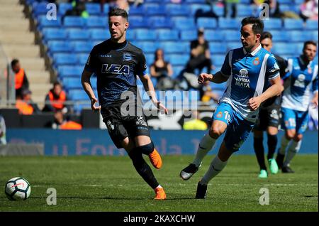 José Manuel Jurado et Burgui lors du match entre le RCD Espanyol et Depoortivo Alaves, pour la ronde 30 de la Liga Santander, ont joué au stade du RCD Espanyol le 01th avril 2018 à Barcelone, Espagne. -- (photo par Urbanandsport/NurPhoto) Banque D'Images