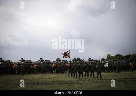 Des soldats de la Force d'autodéfense terrestre japonaise (JGSDF) ont appelé la Brigade de déploiement rapide amphibie à assister à une cérémonie au Camp Ainoura à Sasebo, préfecture de Nagasaki, Japon, sur 7 avril 2018. (Photo de Richard Atrero de Guzman/NurPhoto) Banque D'Images