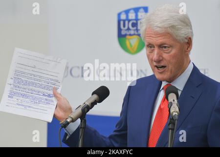 L'ancien président américain Bill Clinton prononce un discours-programme pour souligner le 20th anniversaire de la signature de l'Accord du Vendredi Saint, au Centre O'Brien pour la science, UCD, à Dublin. Lundi, 9 avril 2018, à Dublin, Irlande. (Photo par Artur Widak/NurPhoto) Banque D'Images