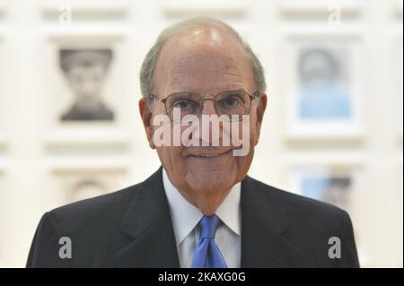 L'ancien envoyé de paix des États-Unis en Irlande du Nord, le sénateur George Mitchell, s'est rendu aujourd'hui à la Dublin City Gallery The Hugh Lane, à la veille du 20th anniversaire de la signature de l'Agéement Belfast/Vendredi Saint. Lundi, 9 avril 2018, à Dublin, Irlande. (Photo par Artur Widak/NurPhoto) Banque D'Images