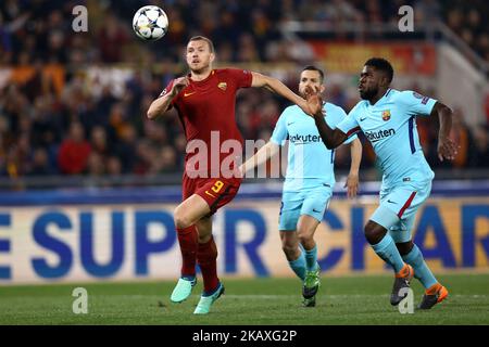 AS Roma / FC Barcelone : quart de finale de la Ligue des champions de l'UEFA 2nd leg Edin Dzeko de Roma et Samuel Umtiti du FC Barcelone au stade Olimpico à Rome, Italie sur 10 avril 2018. (Photo de Matteo Ciambelli/NurPhoto) Banque D'Images