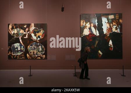 Une femme voit une exposition intitulée "tout le monde ne sera pas pris dans l'avenir" par les artistes conceptuels Ilya et Emilia Kabakov au Musée de l'Ermitage à Saint-Pétersbourg, Russie sur 20 avril 2018. (Photo par Igor Russak/NurPhoto) Banque D'Images