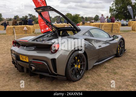 2019 Ferrari 488 Pista 'YIA 47' au salon privé Classic & Supercar Motor show qui s'est tenu au Palais de Blenheim le 4th septembre 2022 Banque D'Images