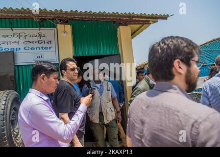 Un membre du conseil de sécurité de l'ONU est arrivé à Cox's Bazar au Bangladesh pour visiter le camp de Rohingya le 29 avril 2018. L'équipe du Conseil de sécurité de l'ONU s'est rendue dans le camp de Kutupalong pour rencontrer les réfugiés Rohingya au Bangladesh. Une délégation du Conseil de sécurité de l'ONU se trouve au Bangladesh pour examiner de près le sort de quelque 700 000 000 musulmans Rohingya qui ont fui le Myanmar pour échapper à la violence menée par l'armée et qui cherchent une protection de l'ONU pour rentrer chez eux. (Photo par Masfiqur Sohan/NurPhoto) Banque D'Images