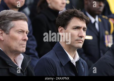 Le premier ministre canadien Justin Trudeau et le maire de Toronto John Tory faisaient partie des dignitaires qui ont assisté à une veillée interconfessionnelle à Nathan Phillips Square, à la mémoire des 10 personnes tuées et des 15 personnes blessées dans une attaque meurtrière de minibus à Toronto (Ontario), au Canada, le 29 avril 2018. Alek Minassian est identifié comme le conducteur qui a fait descendre un certain nombre de piétons, tuant 10 personnes et blessant 15 autres personnes, y compris laissant 4 personnes dans un état critique, dans la rue Yonge et l'avenue Finch de North York à Toronto vers 1 h 30pm sur 23 avril 2018. (Photo de Creative Touch Imaging Ltd./NurPhoto) Banque D'Images