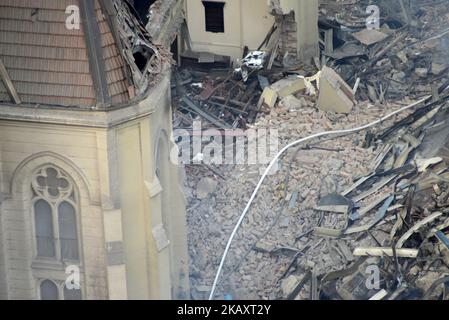 Vue du bâtiment construit à Sao Paulo, Brésil, le 2 mai 218. Le capitaine de pompier Marcos Palumbo a confirmé trois autres victimes officiellement disparues plus tôt cet après-midi le 3 mai 2018 : une mère de 48 ans, Selma Almeida da Silva, et deux fils jumeaux (Welder et Wender, de 9 ans) qui seraient sur le 8th étage du bâtiment. La quatrième victime a été identifiée comme Ricardo Amorim, 30 ans, qui était sauvé au moment de l'effondrement de l'immeuble. L'hôtel de ville vient de confirmer officiellement l'identité des victimes disparues. Selon le Service des incendies, dans les 49 personnes qui vivaient dans le bâtiment ha Banque D'Images