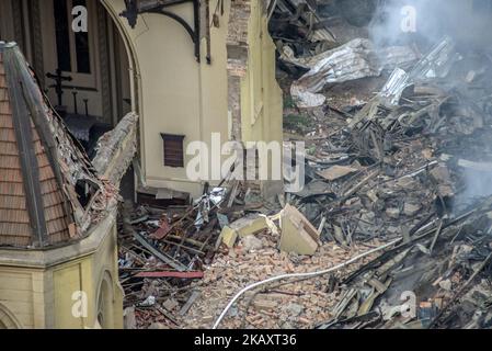 Vue du bâtiment construit à Sao Paulo, Brésil, le 2 mai 218. Le capitaine de pompier Marcos Palumbo a confirmé trois autres victimes officiellement disparues plus tôt cet après-midi le 3 mai 2018 : une mère de 48 ans, Selma Almeida da Silva, et deux fils jumeaux (Welder et Wender, de 9 ans) qui seraient sur le 8th étage du bâtiment. La quatrième victime a été identifiée comme Ricardo Amorim, 30 ans, qui était sauvé au moment de l'effondrement de l'immeuble. L'hôtel de ville vient de confirmer officiellement l'identité des victimes disparues. Selon le Service des incendies, dans les 49 personnes qui vivaient dans le bâtiment ha Banque D'Images