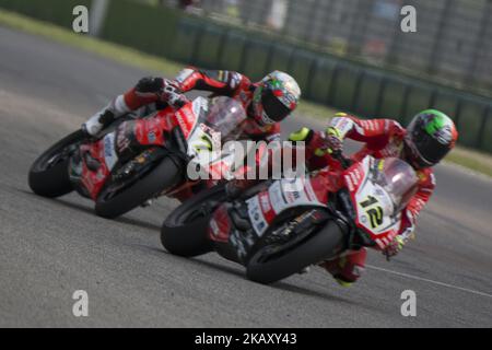 12 Xavi Fores ESP Ducati Panigale R Barni Racing Team pendant le Championnat Motul FIM Superbike - course ronde italienne pendant les Superbikes mondiaux - course sur le circuit Enzo & Dino Ferrari sur 12 mai 2018 à Imola, Italie. (Photo de Fabio Averna/NurPhoto) Banque D'Images