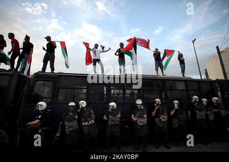 Rassemblement de protestation des Palestiniens devant l'ambassade d'Israël à Athènes, Grèce sur 15 mai 2018 pour condamner la guerre le long de la frontière de Gaza et contre le déplacement de l'ambassade américaine à Jérusalem. (Photo de Giorgos Georgiou/NurPhoto) Banque D'Images
