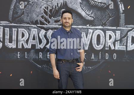 Le directeur Juan Antonio Bayona participe à la séance photo « Jurassic World: Fallen Kingdom » (« Jurassic World: El Reino Caido ») à l'hôtel Villamagna sur 22 mai 2018 à Madrid, en Espagne. (Photo par Oscar Gonzalez/NurPhoto) Banque D'Images