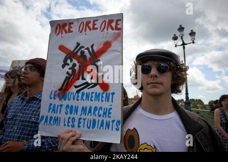 Plus de 10,000 manifestants descendent dans les rues de Toulouse pour la 3rd fois dans un spectacle de défiance envers le gouvernement Macron et ses réformes prévues sur les services publics (rail, santé, finances, éducation, etc.). Macron prévoit de licencier 120,000 fonctionnaires au cours de son mandat présidentiel. Employés de Civils, personnel hospitalier et autres employés de l'État, enseignants démontrés appelés par les sept principaux syndicats (CGT, FO, FSU, CFTC, solidaires, UNSA et CFE-CGC). Entre 130 et 140 manifestations sont prévues dans tout le pays. Toulouse. France. 22 mai 2018. (Photo d'Alain Pitton/NurPhoto) Banque D'Images