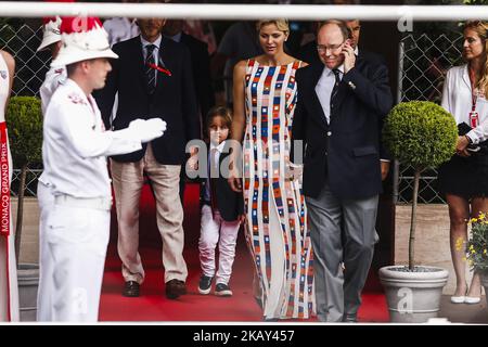 Le prince de Monaco, Alberto II et la princesse Charlene portrait lors de la course de Monaco Formule 1 Grand Prix à Monaco le 27th mai 2018 à Montecarlo, Monaco. (Photo par Xavier Bonilla/NurPhoto) Banque D'Images