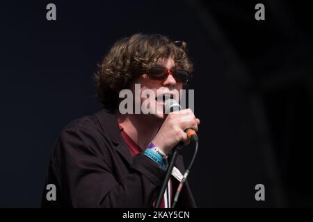 Le groupe écossais de rock indépendant Neon Waltz se produit sur scène à APE présente le festival au Victoria Park, Londres, sur 1 juin 2018. (Photo par Alberto Pezzali/NurPhoto) Banque D'Images