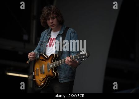 Le groupe écossais de rock indépendant Neon Waltz se produit sur scène à APE présente le festival au Victoria Park, Londres, sur 1 juin 2018. (Photo par Alberto Pezzali/NurPhoto) Banque D'Images