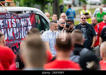Thorsten Heise lors d'une démonstration Neonazis à Goslar, en Allemagne, sur 2 juin 2018. Environ 170 Neonazis ont fait une démonstration à travers la petite ville de Goslar (Basse-Saxe) pour célébrer leur 10th anniversaire de leur "Tag der Deutschen Zukunft" (jour de l'avenir allemand), sur 2 juin 2018. Environ 3000 personnes de différents partis et organisations politiques ont participé à la contre-manifestation. (Photo de David Speier/NurPhoto) Banque D'Images
