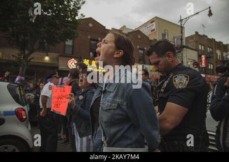 (6/6/2018) des membres du chapitre New-yorkais des socialistes démocrates d'Amérique ont été arrêtés pour un acte de désobéissance civile. La loi faisait suite au détenu de Pablo Villavicencio par ICE (photo de Shay Horse/NurPhoto) Banque D'Images