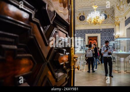 Musée Faberge à Saint-Peteresburg sur 05 juin 2018. Deux semaines avant le début de la coupe du monde de la FIFA, Russie 2018, l'expédition internationale des médias a été organisée par l'Agence fédérale des affaires de la jeunesse de la Fédération de Russie entre 01-07 juin 2018. 50 journalistes, blogueurs et vidéastes du monde entier sont venus en Russie pour voir les sites les plus célèbres de 10 villes accueillant la coupe du monde 2018, pour admirer la nature russe merveilleuse, pour découvrir l'infrastructure construite pour l'événement principal du monde du football sur 09 juin 2018 (Photo de Hristo Rusev/NurPhoto) Banque D'Images